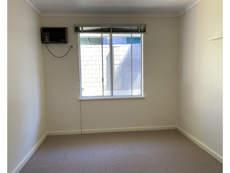 102B Gloucester Crescent, Shoalwater WA 6169