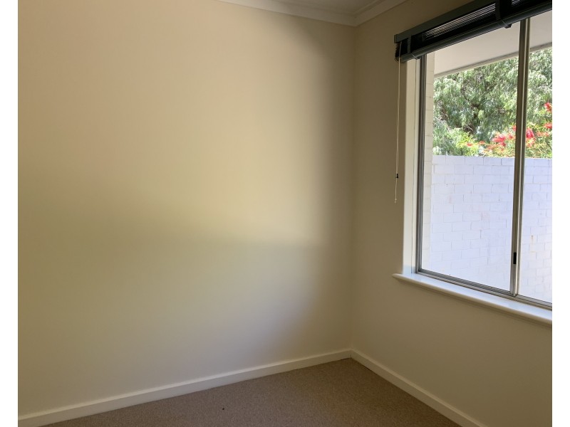 102B Gloucester Crescent, Shoalwater WA 6169