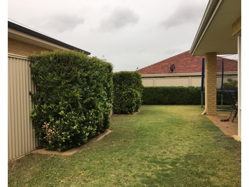 142 Harrington Waters Drive, Waikiki WA 6169