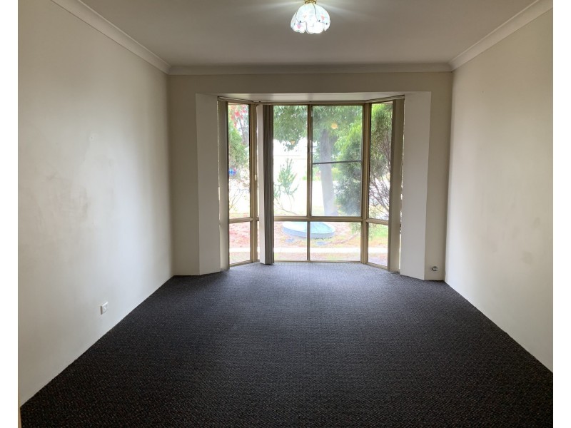 8 Wills Court, Cooloongup WA 6168