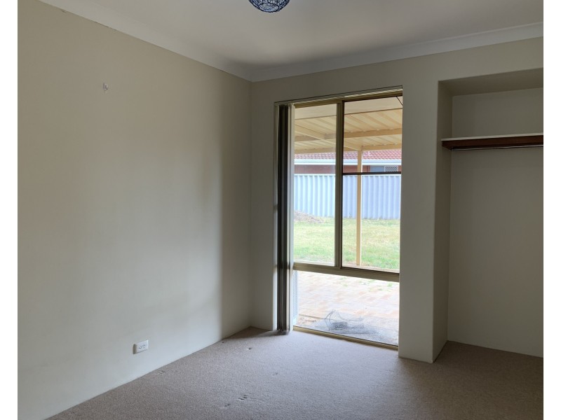 8 Wills Court, Cooloongup WA 6168