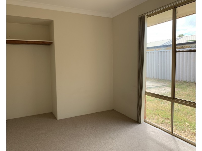 8 Wills Court, Cooloongup WA 6168