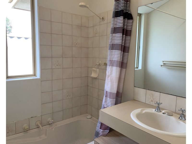 8 Wills Court, Cooloongup WA 6168