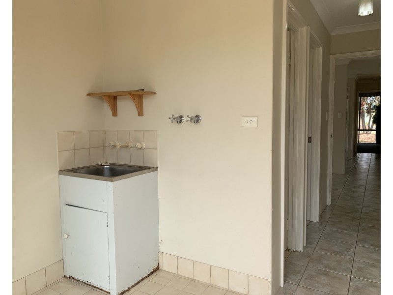 8 Wills Court, Cooloongup WA 6168