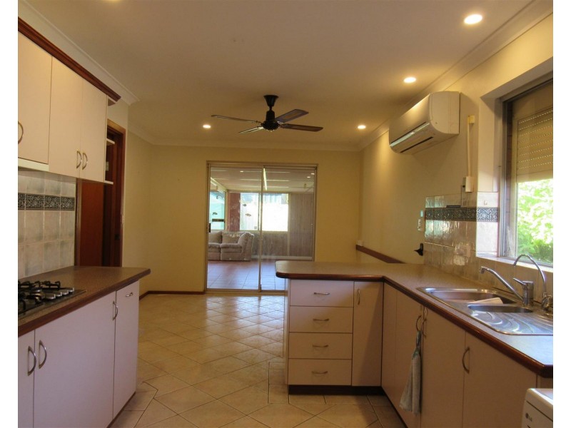 26 Thomas Street, Safety Bay WA 6169