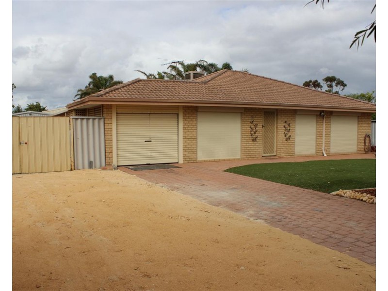 3 Camm Place, Waikiki WA 6169