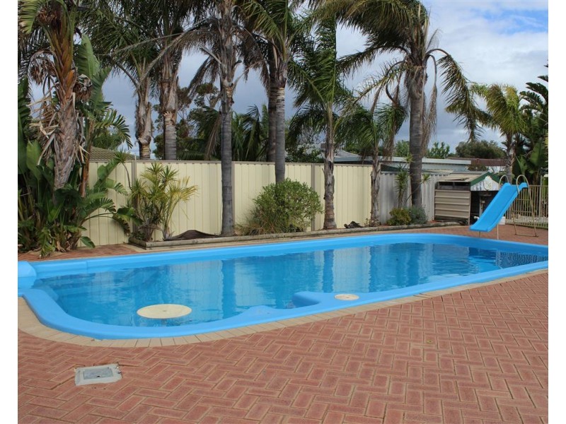 3 Camm Place, Waikiki WA 6169