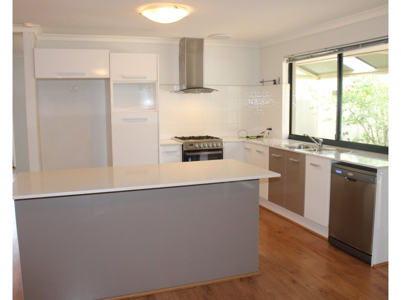 48 Grand Ocean Boulevard, Port Kennedy WA 6172