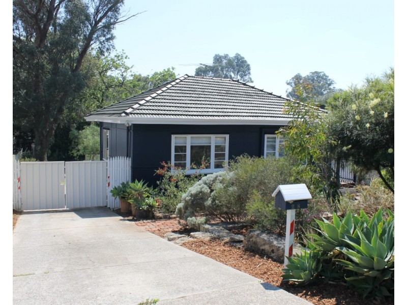 28 Grover Way, Medina WA 6167