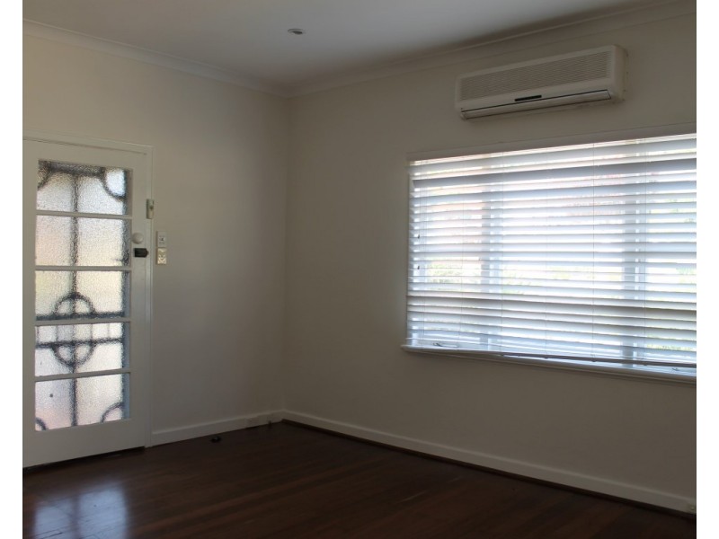 28 Grover Way, Medina WA 6167