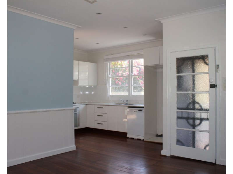 28 Grover Way, Medina WA 6167