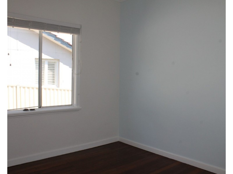 28 Grover Way, Medina WA 6167