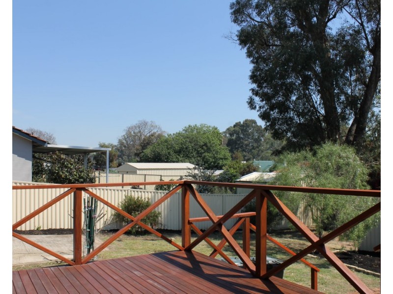 28 Grover Way, Medina WA 6167