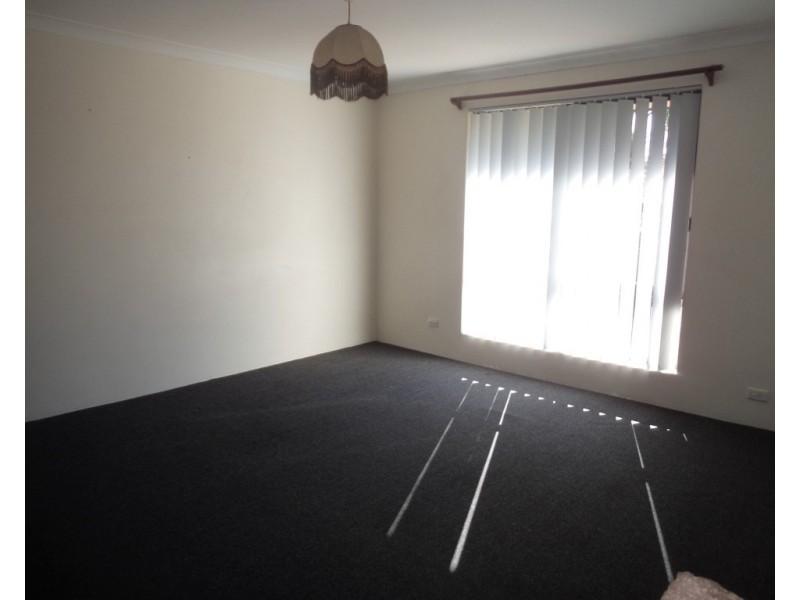 22 Cimbor Way, Parmelia WA 6167