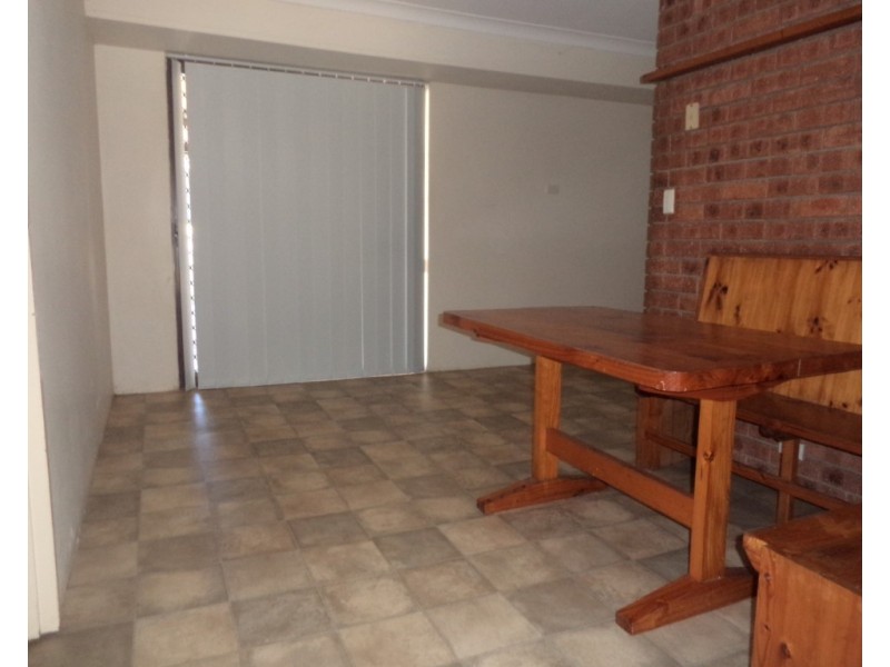 22 Cimbor Way, Parmelia WA 6167