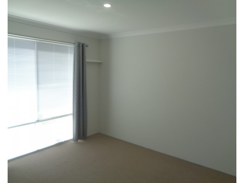 32 Bottlenose Circuit, Waikiki WA 6169