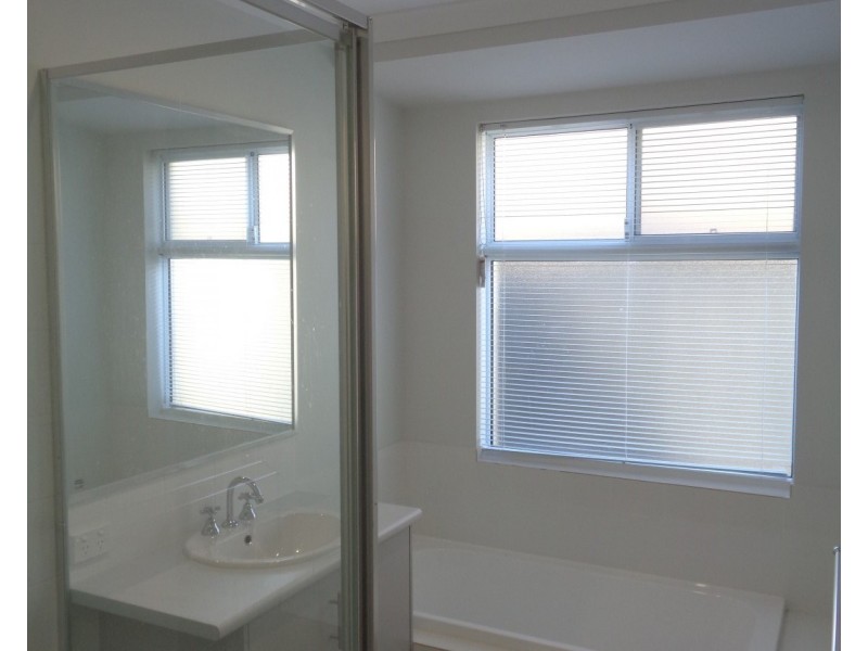 32 Bottlenose Circuit, Waikiki WA 6169