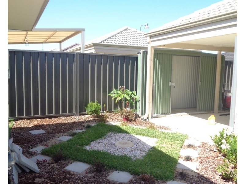 32 Bottlenose Circuit, Waikiki WA 6169