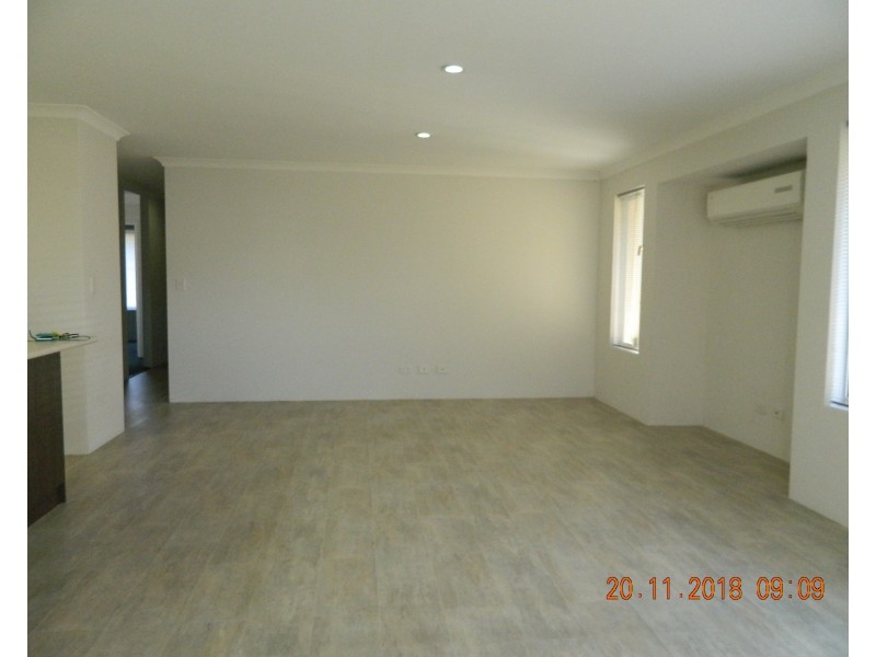 2 Herschel Way, Lakelands WA 6180