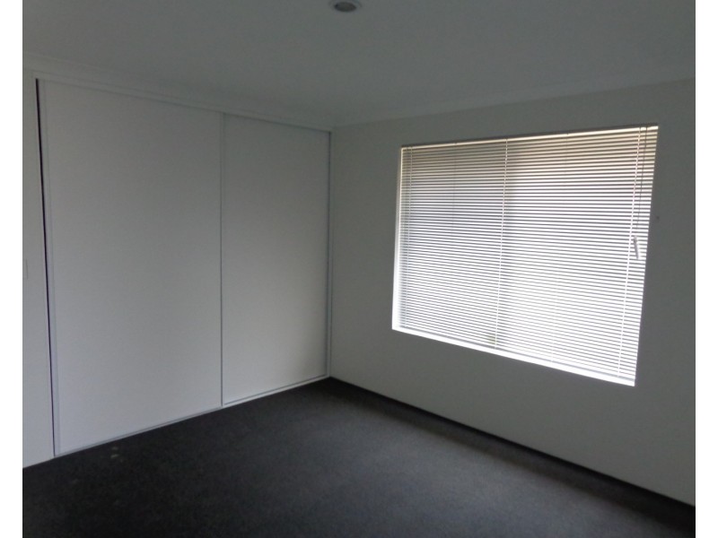 2 Herschel Way, Lakelands WA 6180