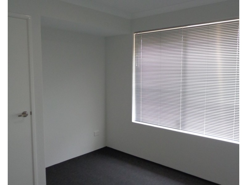 2 Herschel Way, Lakelands WA 6180