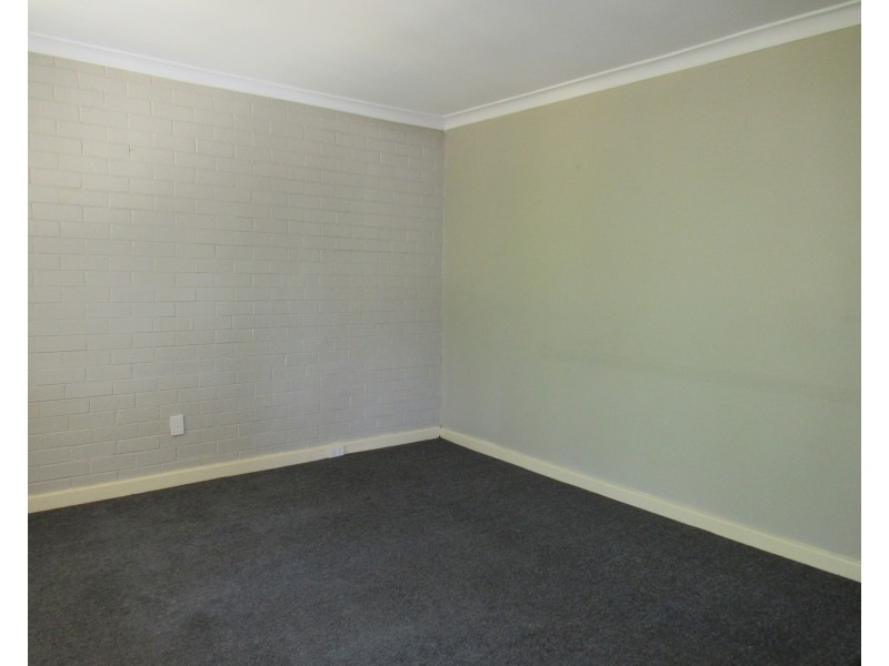 4B Robert Place, Calista WA 6167