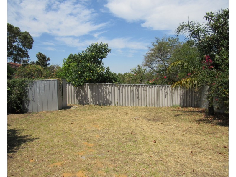 4B Robert Place, Calista WA 6167