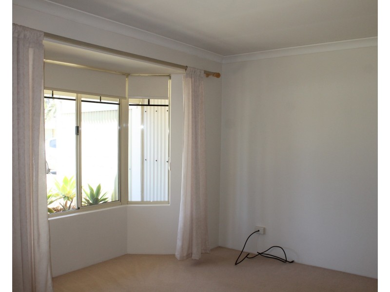 13 Parkland Drive, Warnbro WA 6169