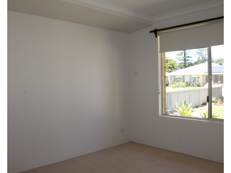 13 Parkland Drive, Warnbro WA 6169