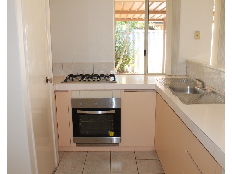 13 Parkland Drive, Warnbro WA 6169