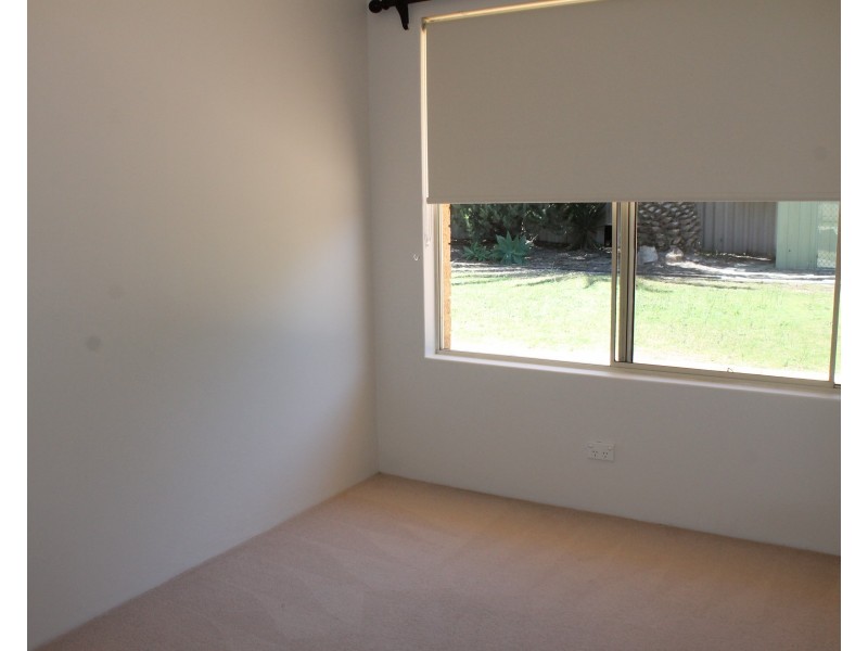 13 Parkland Drive, Warnbro WA 6169