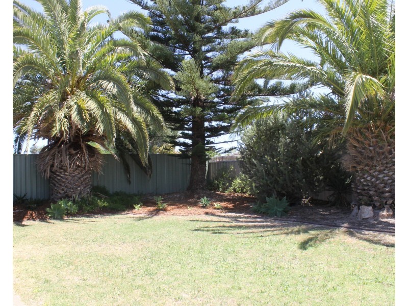 13 Parkland Drive, Warnbro WA 6169