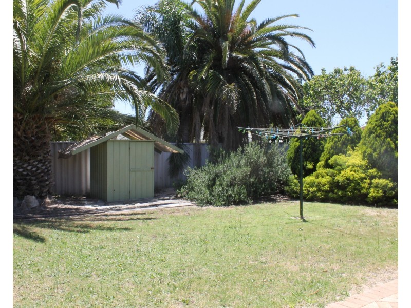 13 Parkland Drive, Warnbro WA 6169