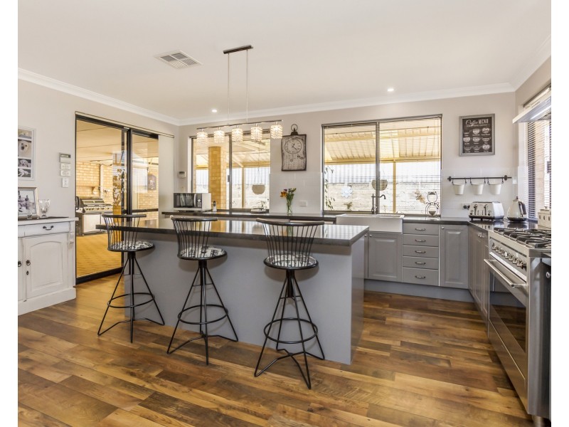 40 Harmony Parade, Singleton WA 6175