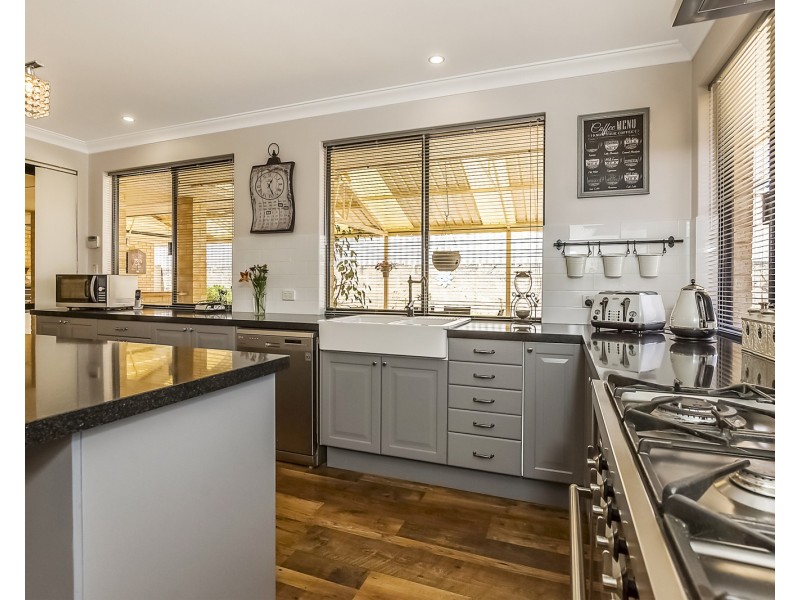 40 Harmony Parade, Singleton WA 6175