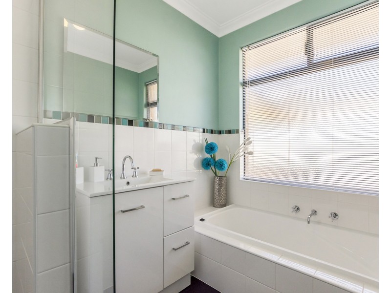 40 Harmony Parade, Singleton WA 6175