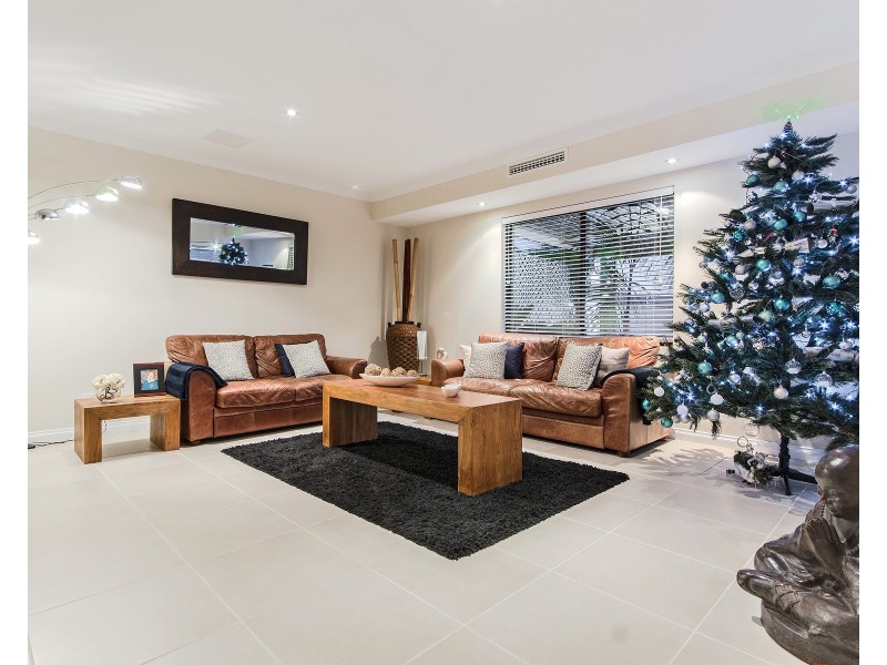 50 Bancoura Parkway, Secret Harbour WA 6173