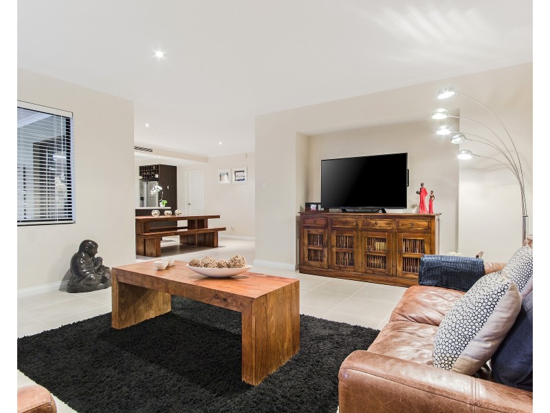 50 Bancoura Parkway, Secret Harbour WA 6173