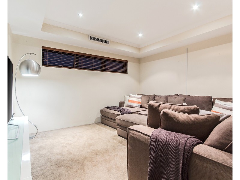 50 Bancoura Parkway, Secret Harbour WA 6173