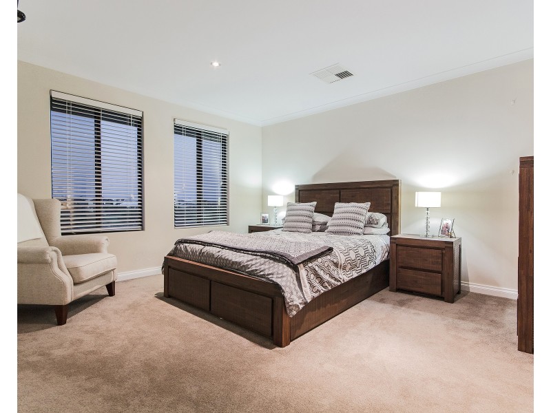 50 Bancoura Parkway, Secret Harbour WA 6173