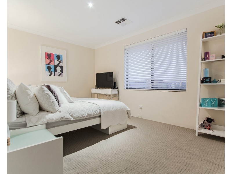 50 Bancoura Parkway, Secret Harbour WA 6173