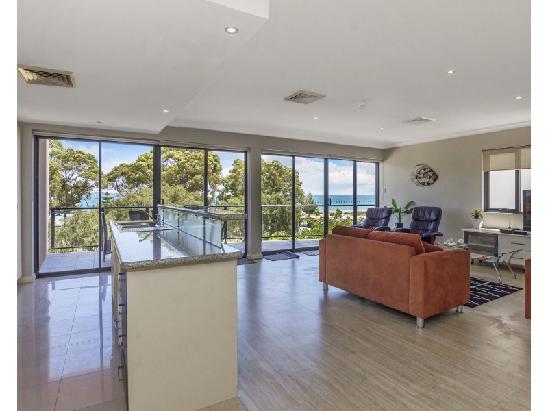 7/59 Rockingham Beach Road, Rockingham WA 6168