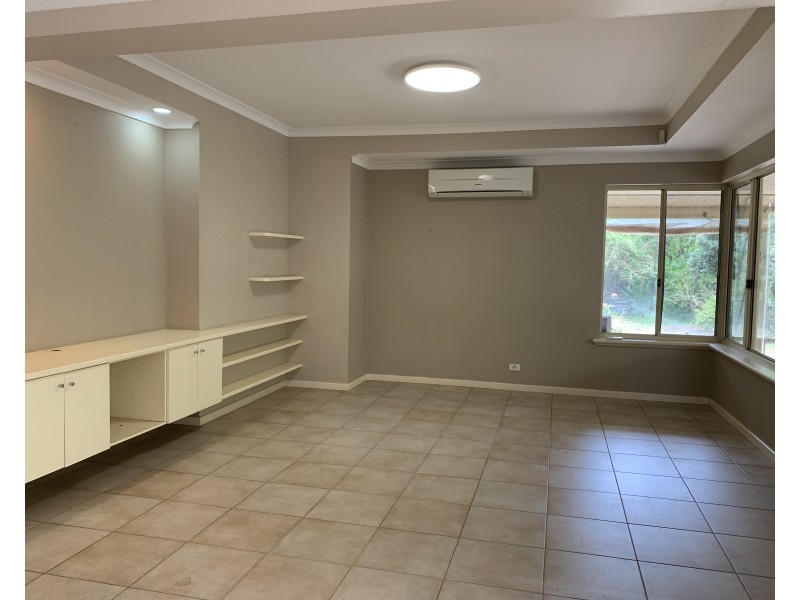 9 Vista Avenue, Rockingham WA 6168