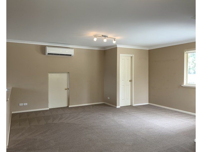 9 Vista Avenue, Rockingham WA 6168