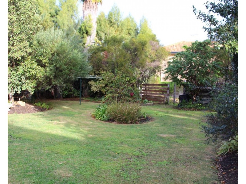 9 Vista Avenue, Rockingham WA 6168