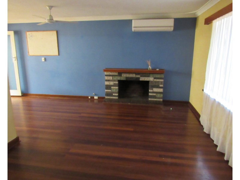 8 Scott Road, Safety Bay WA 6169