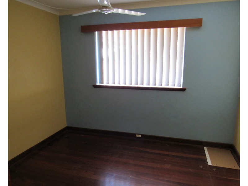 8 Scott Road, Safety Bay WA 6169