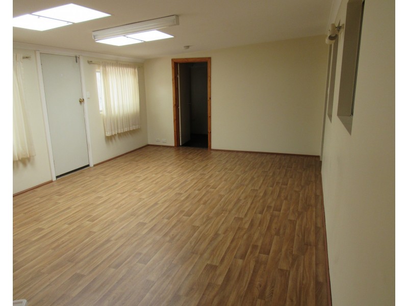 8 Scott Road, Safety Bay WA 6169