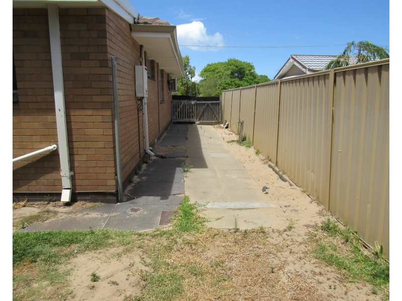 8 Scott Road, Safety Bay WA 6169