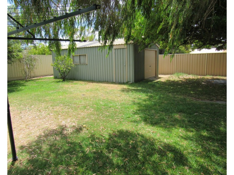 8 Scott Road, Safety Bay WA 6169